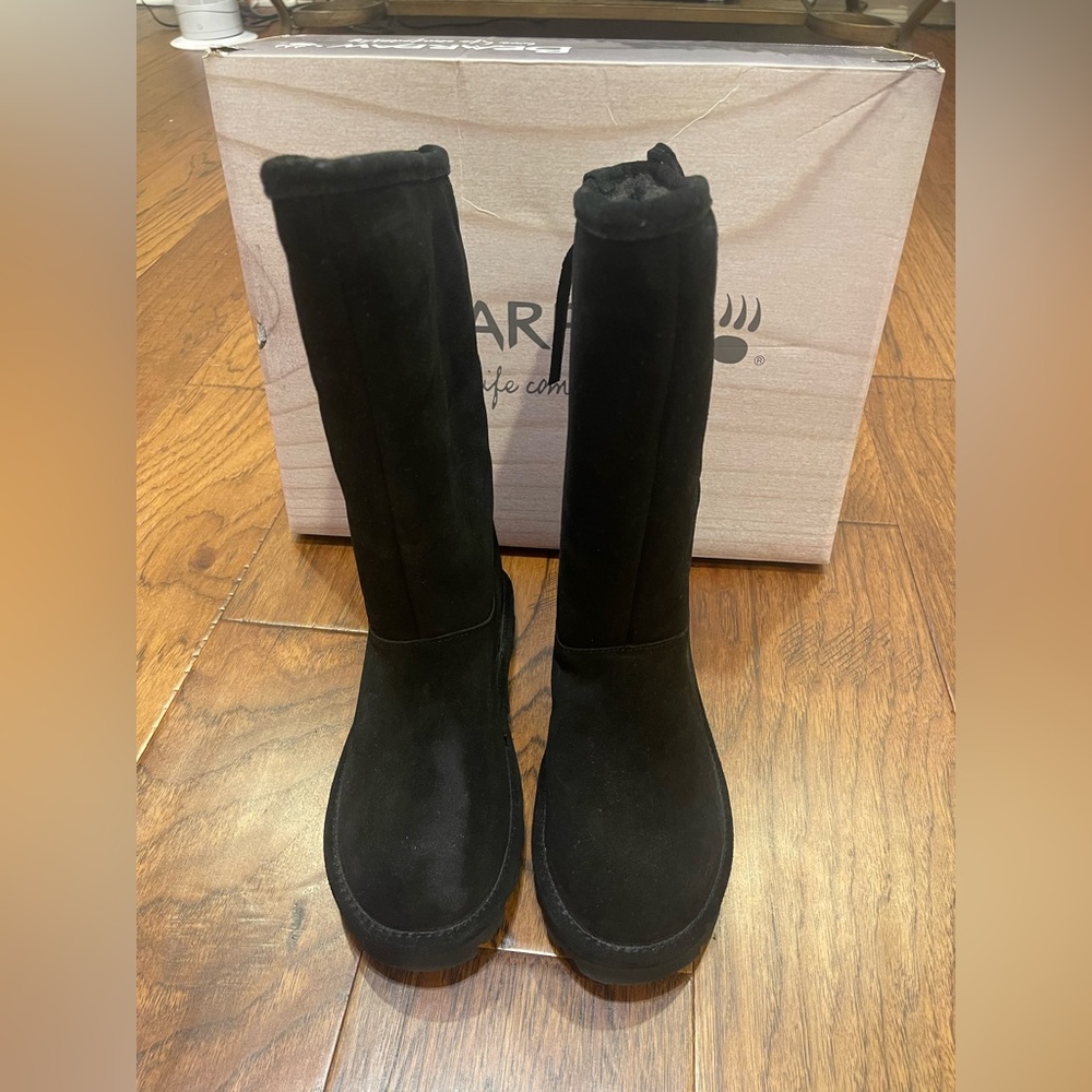 BEARPAW Boots Size 8 in Black